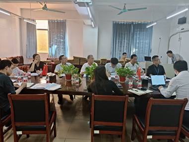 校领导、专家组